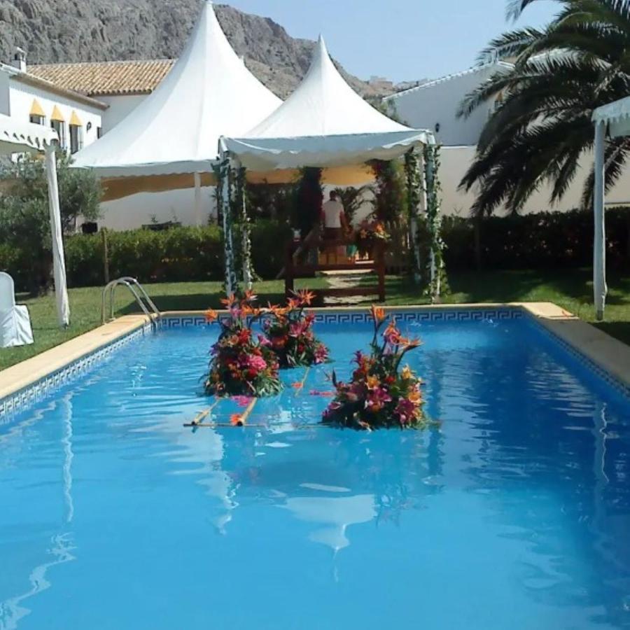 Вилла Complejo Cortijo Rural El Puntal Теба Экстерьер фото
